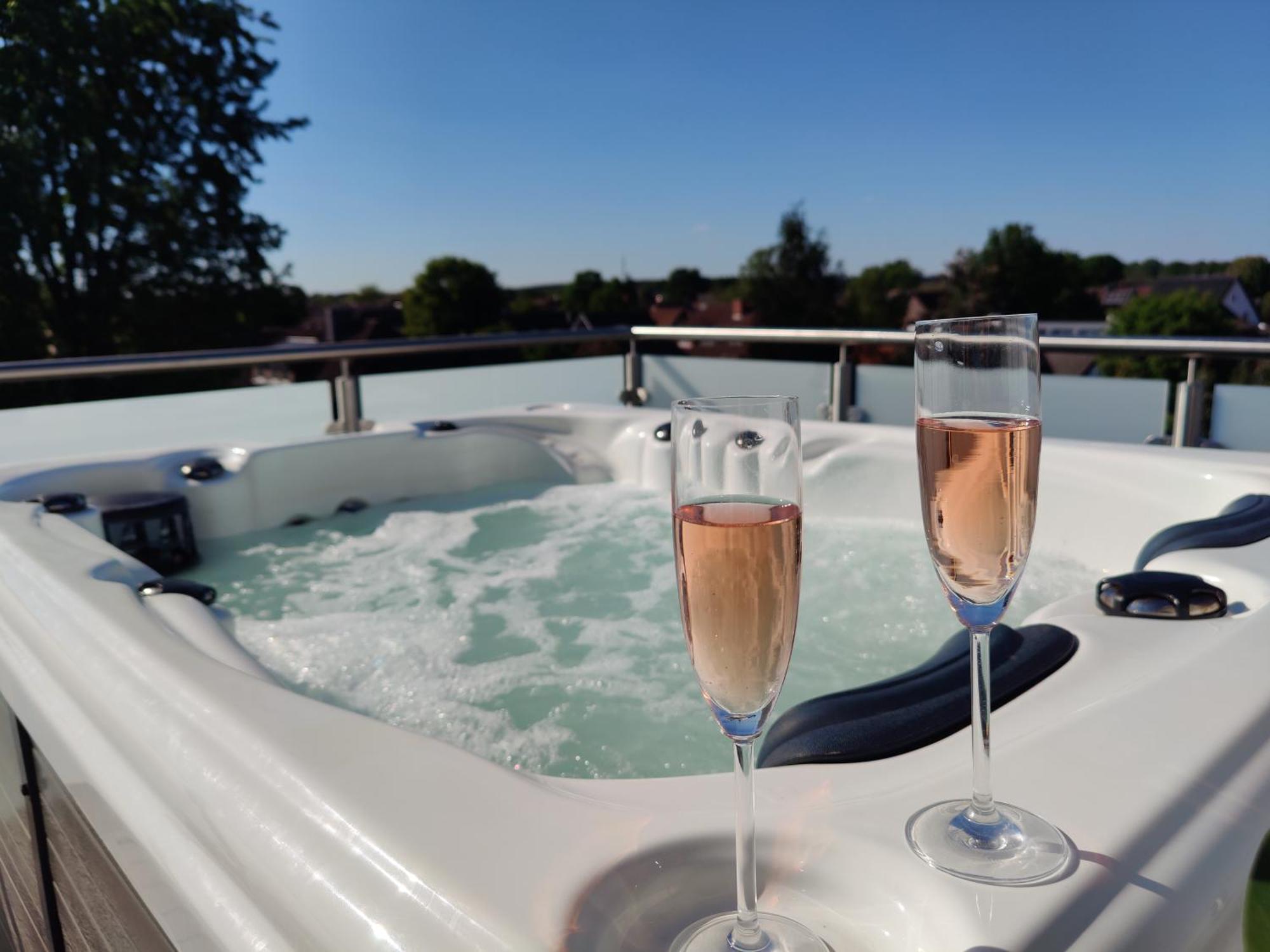 Penthouse Mit Whirlpool Im Herzen Von Niedersachsen Burgwedel  Luaran gambar